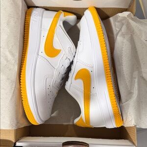 Nike Kids Sneakers Force 1 low easyon White and Yellow
